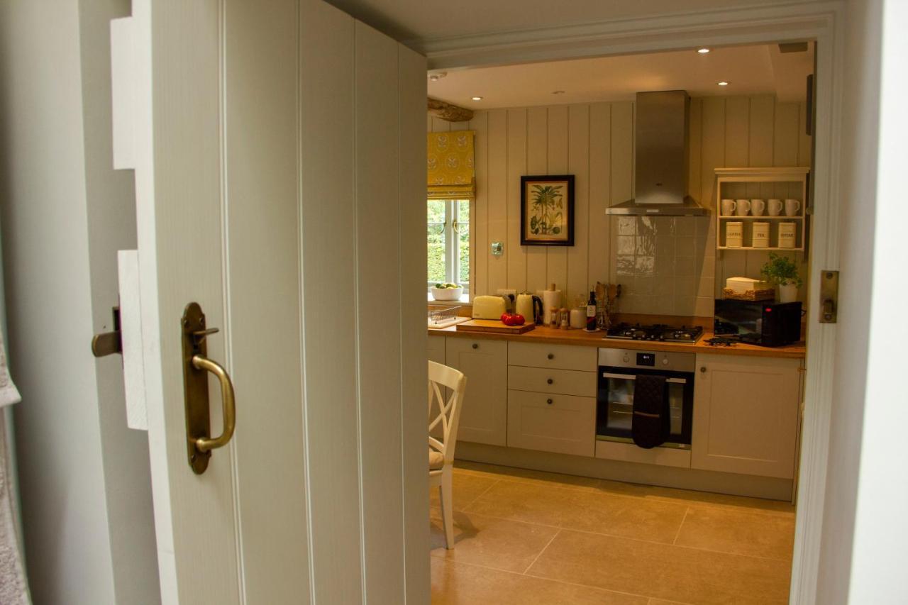 The Potting Shed, 5* Luxury Escape Cirencester Esterno foto