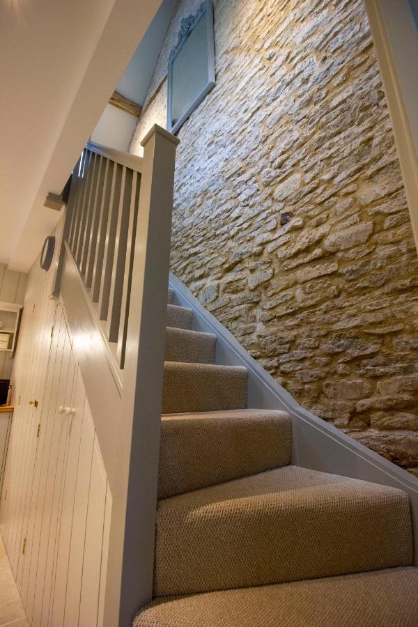 The Potting Shed, 5* Luxury Escape Cirencester Esterno foto