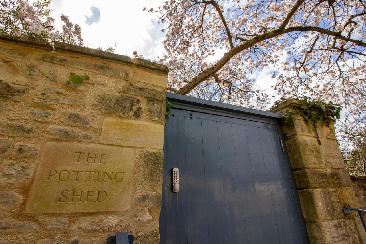 The Potting Shed, 5* Luxury Escape Cirencester Esterno foto