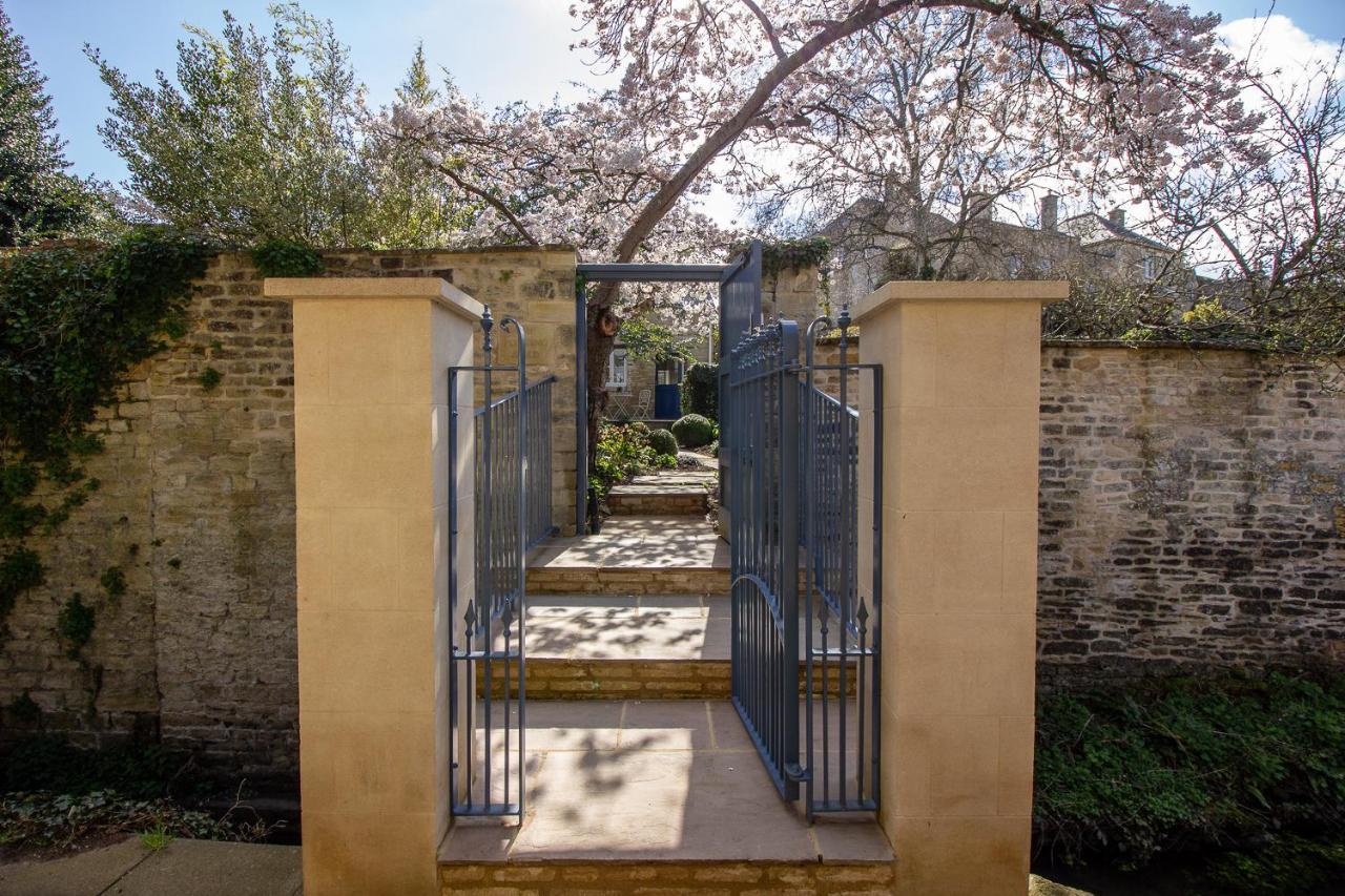 The Potting Shed, 5* Luxury Escape Cirencester Esterno foto
