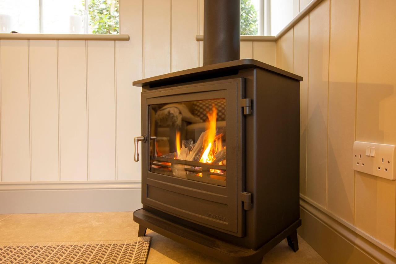 The Potting Shed, 5* Luxury Escape Cirencester Esterno foto