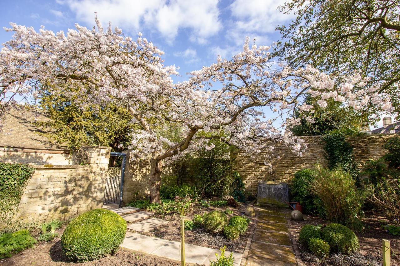 The Potting Shed, 5* Luxury Escape Cirencester Esterno foto