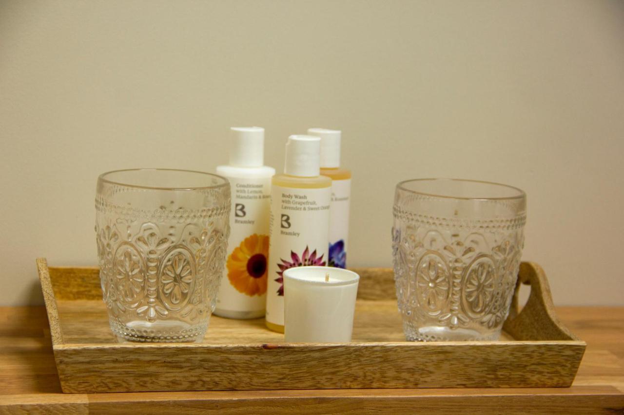 The Potting Shed, 5* Luxury Escape Cirencester Esterno foto
